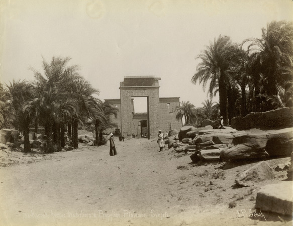 Karnak Avenue des beliers & Propylône Ptolemee Evegete Thumbnail